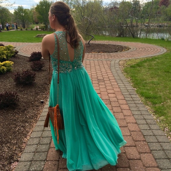 Faviana prom dress! - Picture 2 of 6